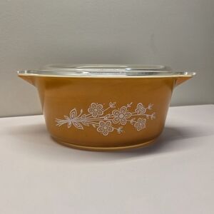 Pyrex Vintage Casserole Butterfly Gold 2.5 Qt With Glass Lid MCM No Chips/Cracks